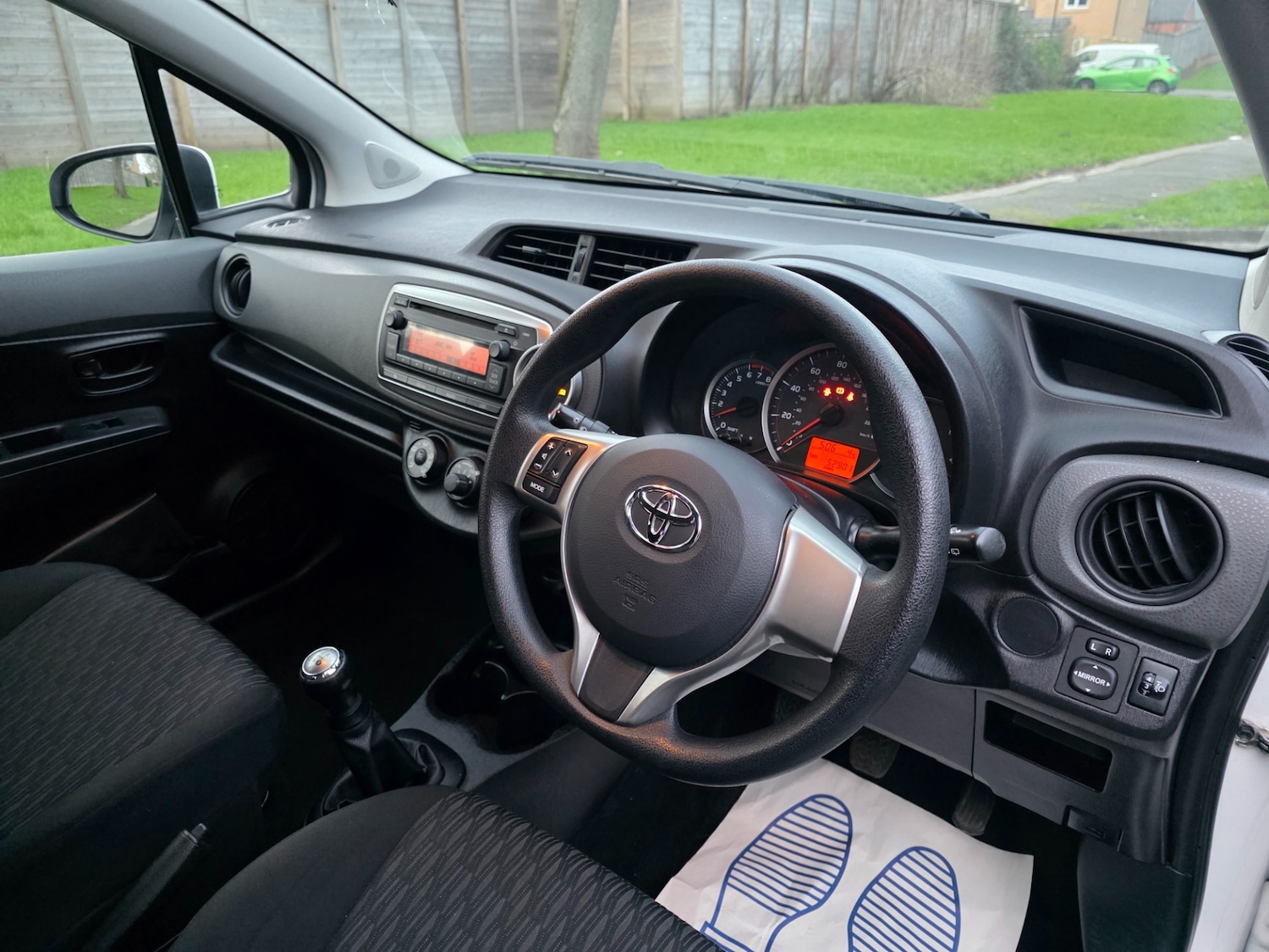 Used Toyota Yaris 2012 for sale - 77599925: Photo 19