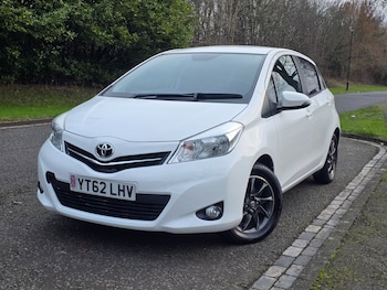 Used Toyota Yaris 2012 for sale - 77599925: Photo
