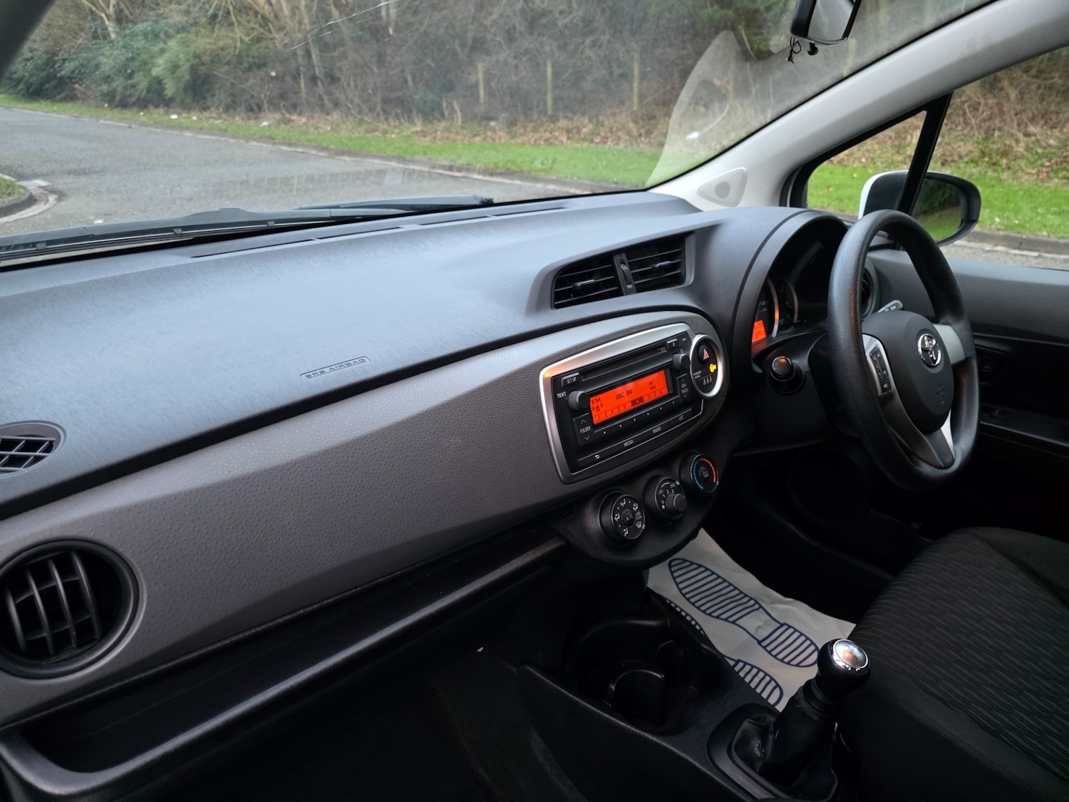 Used Toyota Yaris 2012 for sale - 77599925: Photo 22