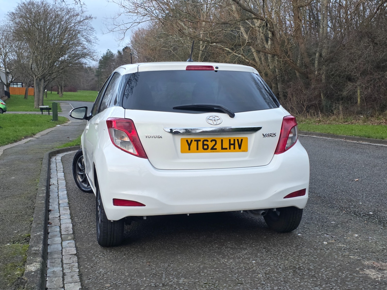 Used Toyota Yaris 2012 for sale - 77599925: Photo 24