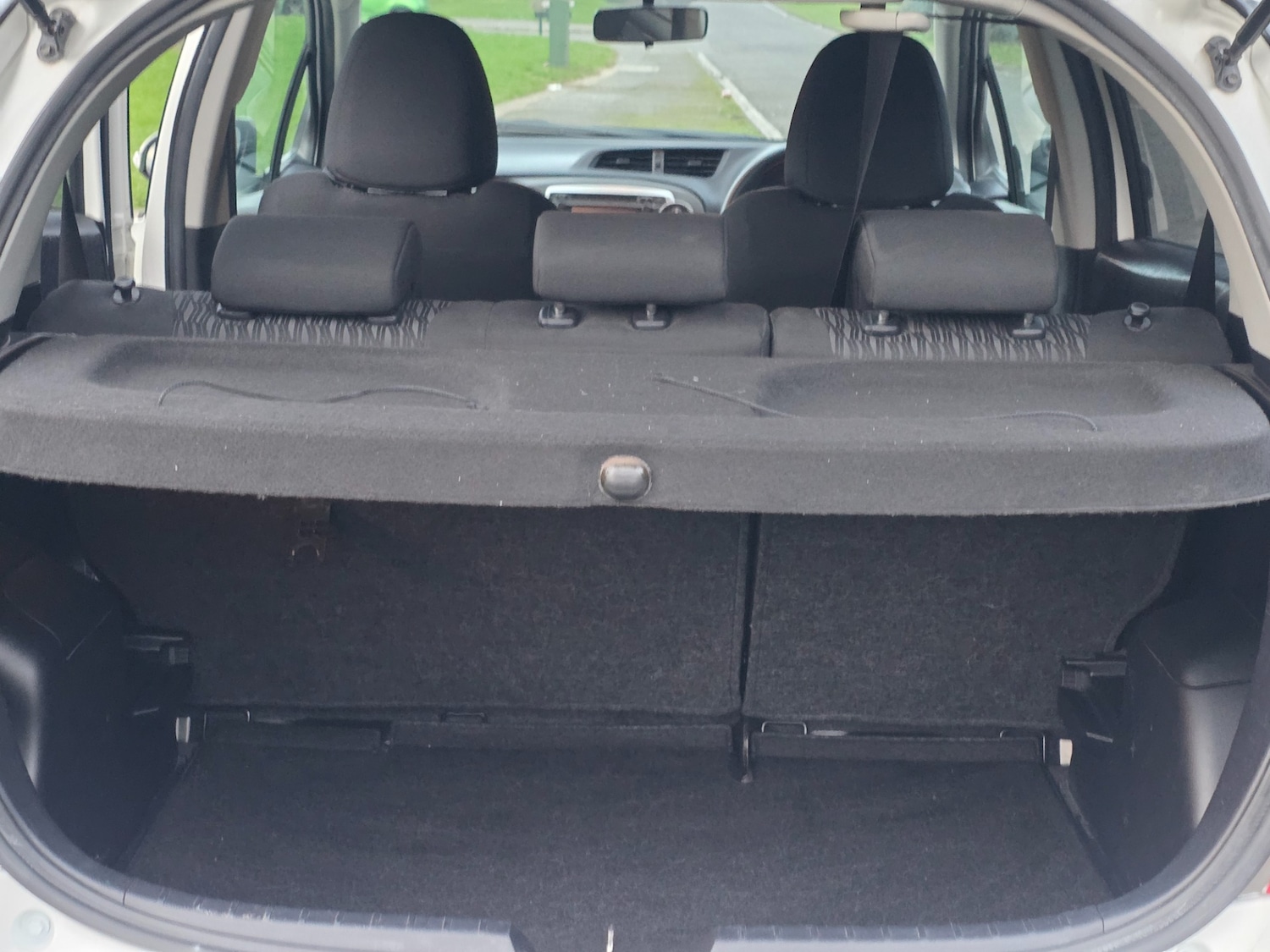 Used Toyota Yaris 2012 for sale - 77599925: Photo 29