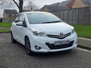 Used Toyota Yaris 2012 for sale - 77599925: Photo