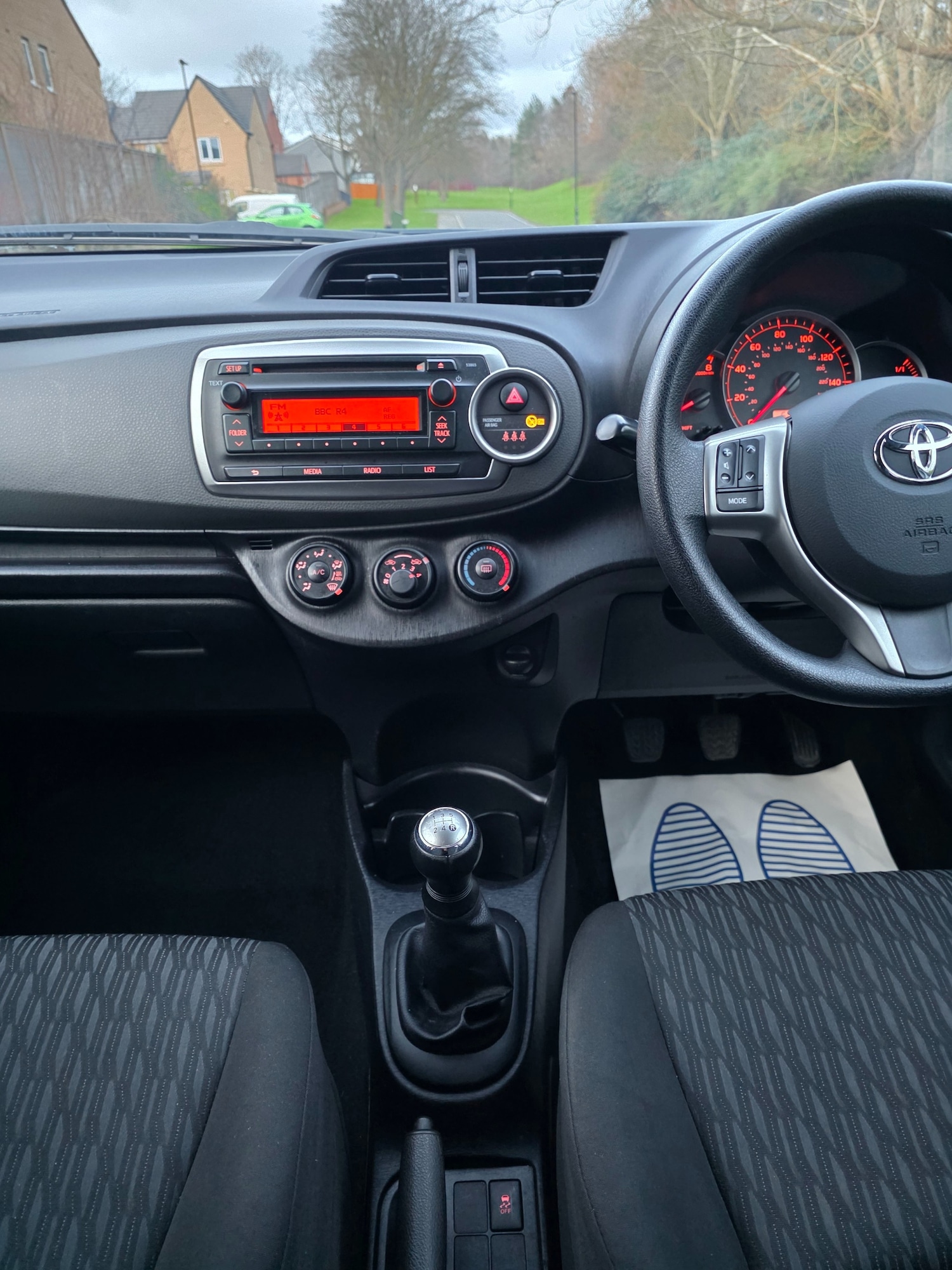 Used Toyota Yaris 2012 for sale - 77599925: Photo 30