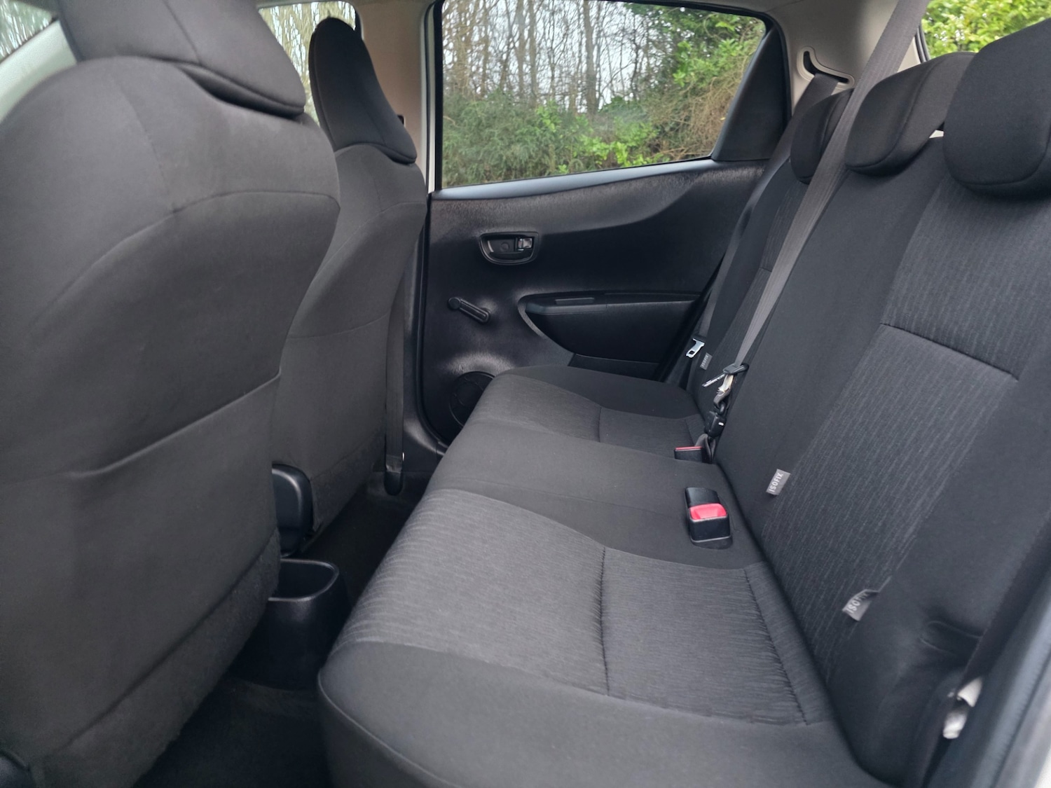 Used Toyota Yaris 2012 for sale - 77599925: Photo 31