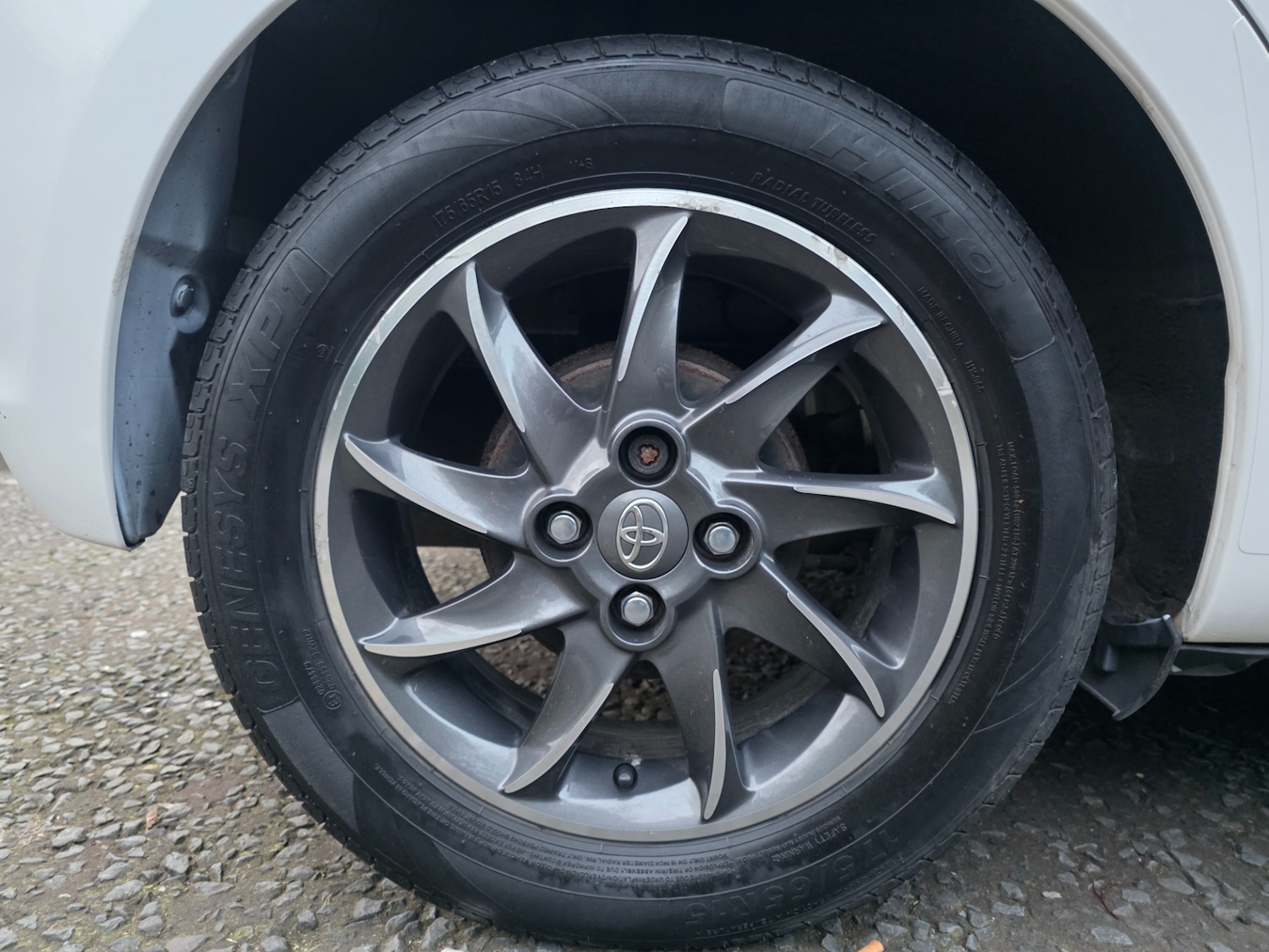 Used Toyota Yaris 2012 for sale - 77599925: Photo 32