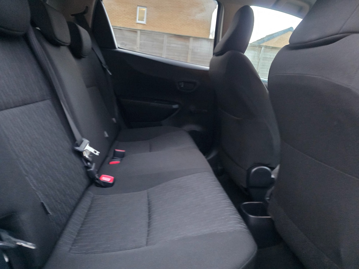 Used Toyota Yaris 2012 for sale - 77599925: Photo 34