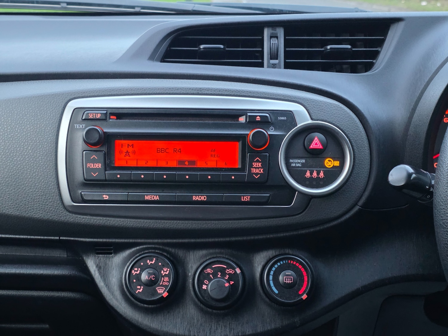 Used Toyota Yaris 2012 for sale - 77599925: Photo 38