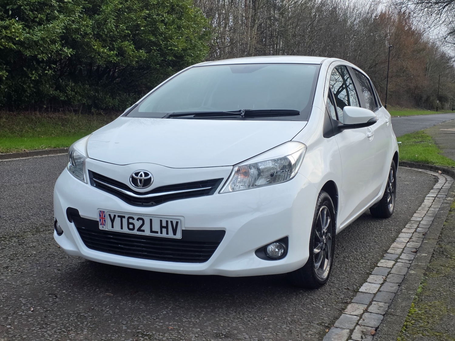Used Toyota Yaris 2012 for sale - 77599925: Photo 4