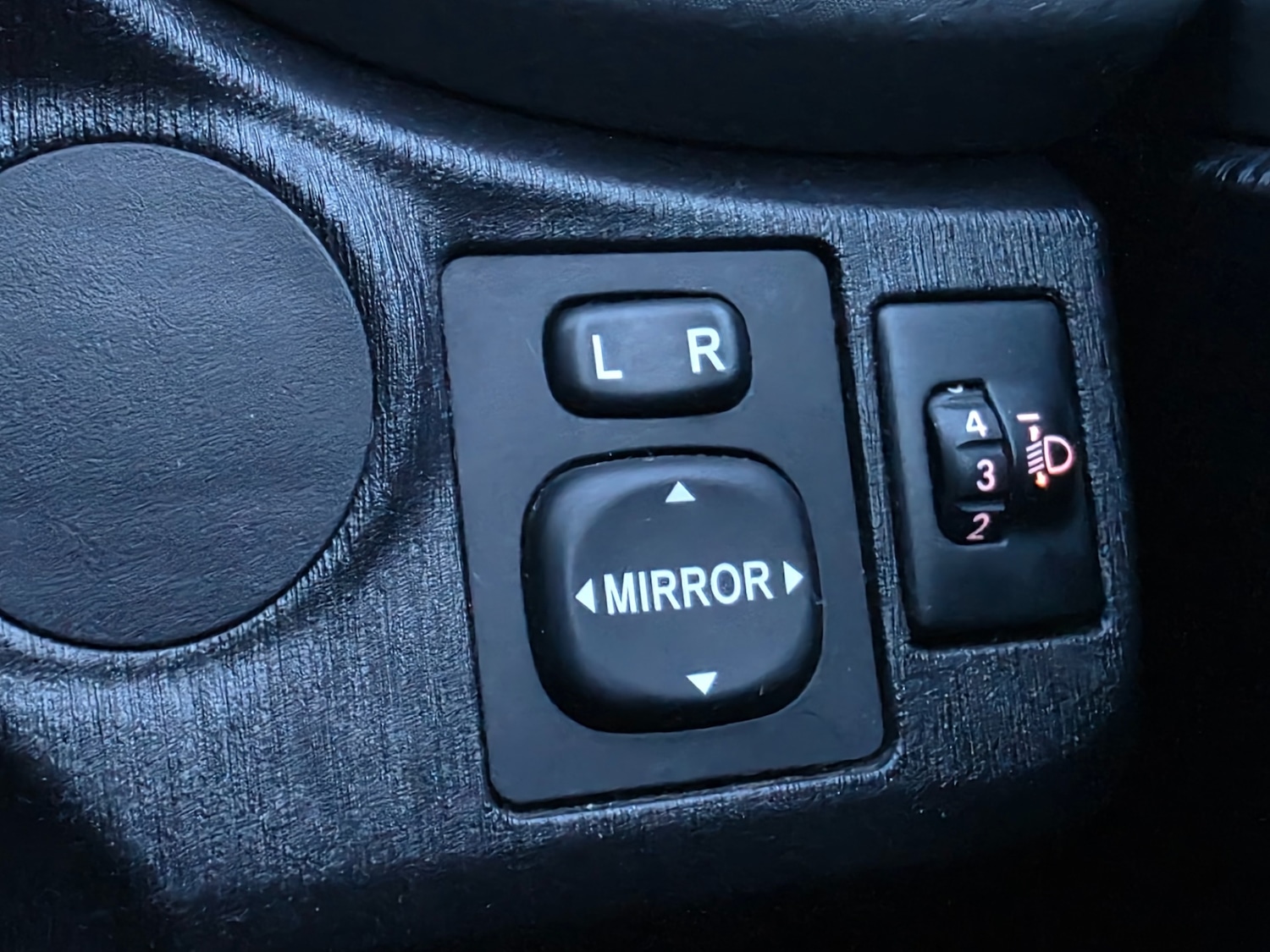 Used Toyota Yaris 2012 for sale - 77599925: Photo 44