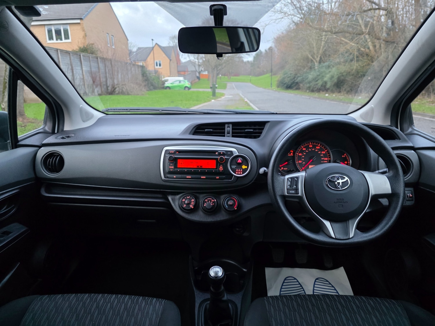 Used Toyota Yaris 2012 for sale - 77599925: Photo 6