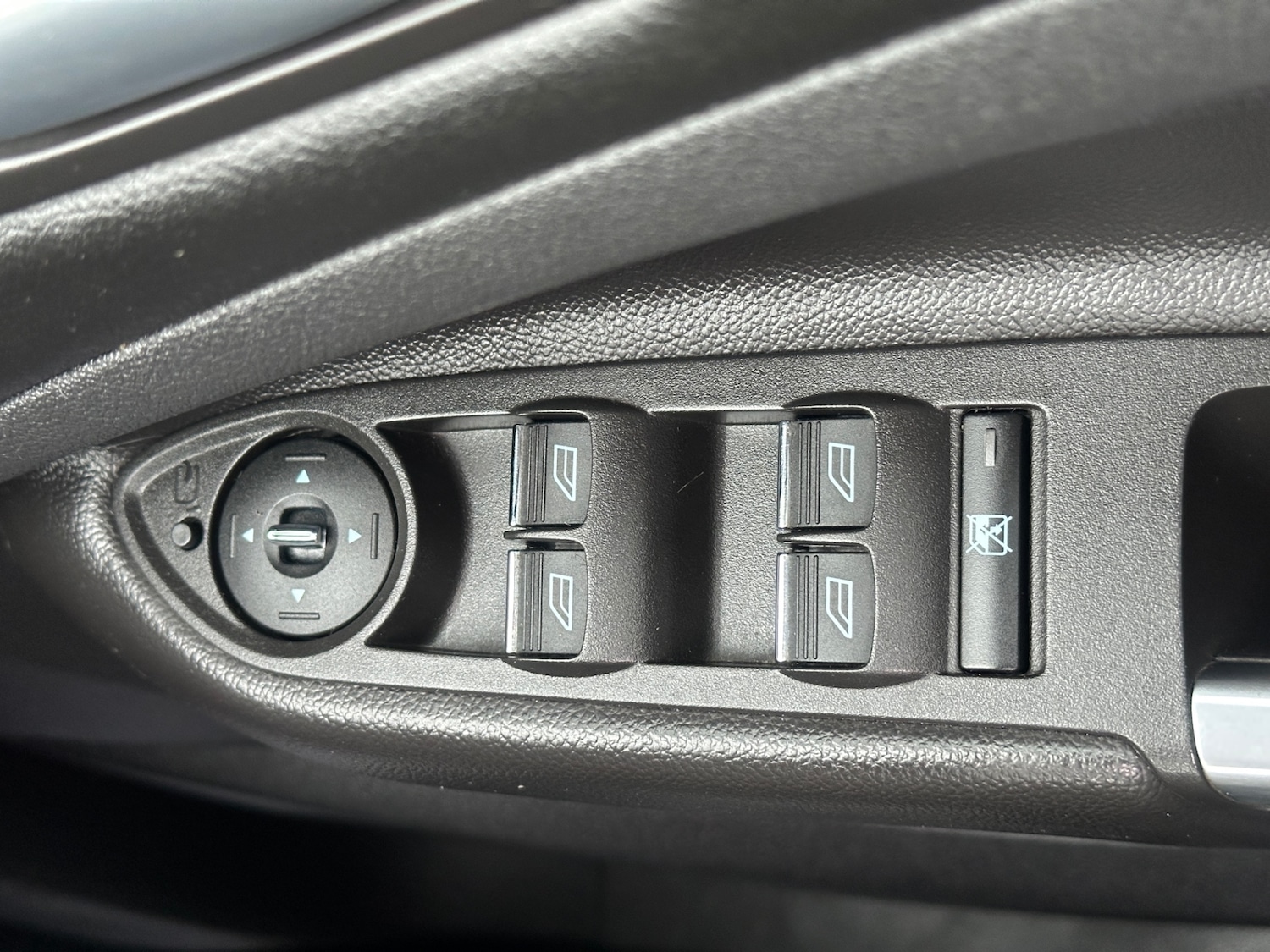 Used Ford Kuga 2015 for sale - 77043154: Photo 44