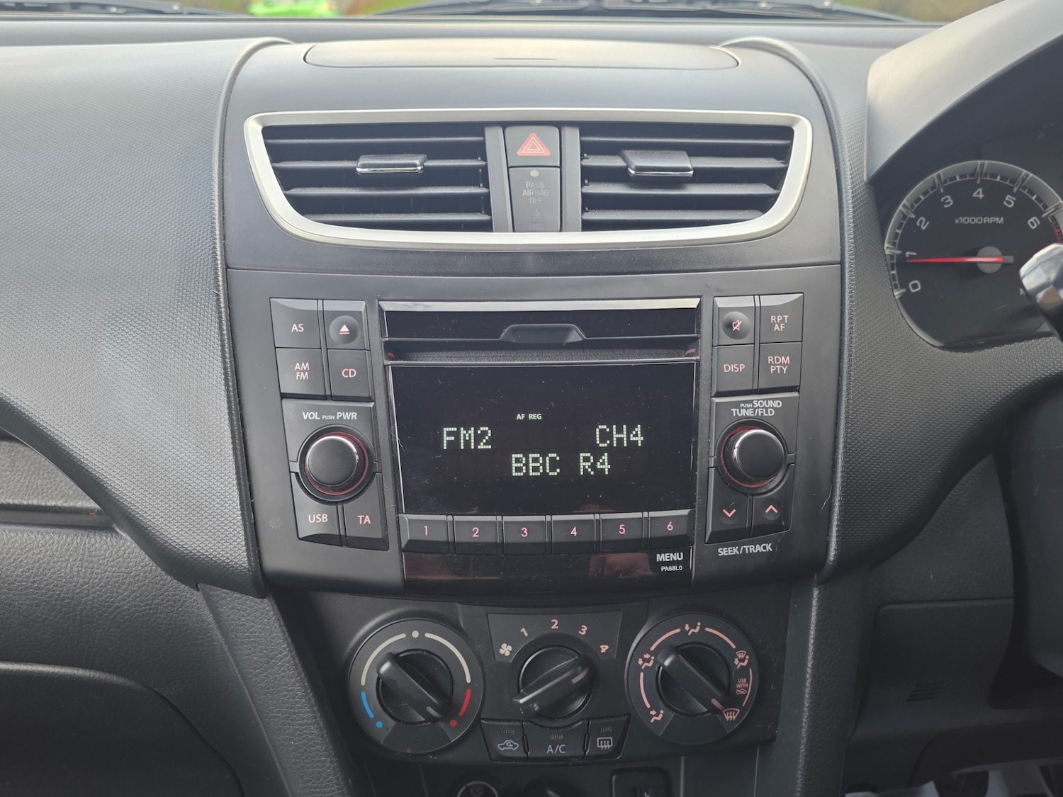 Used Suzuki Swift 2012 for sale - 77205146: Photo 17