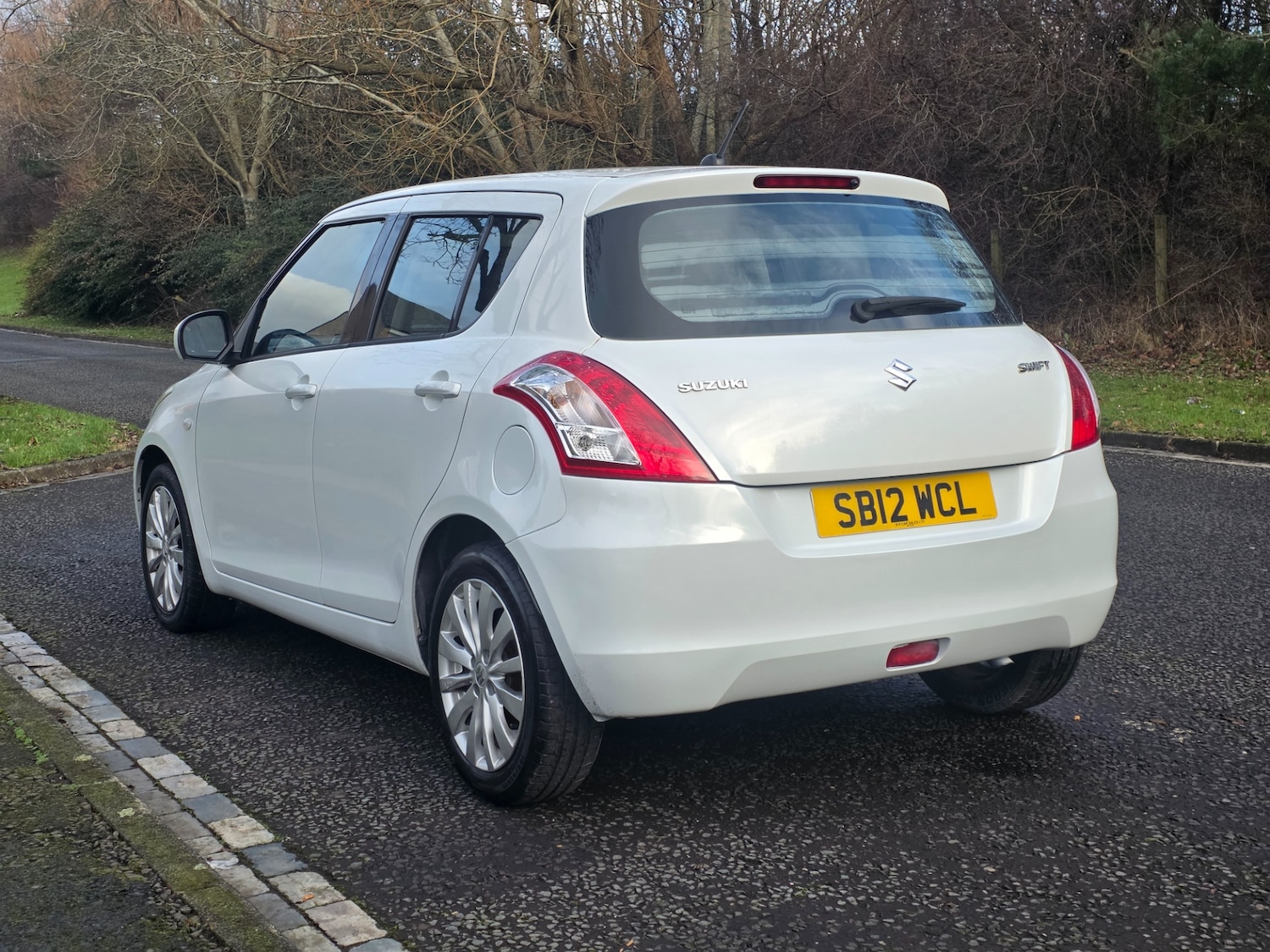 Used Suzuki Swift 2012 for sale - 77205146: Photo 2