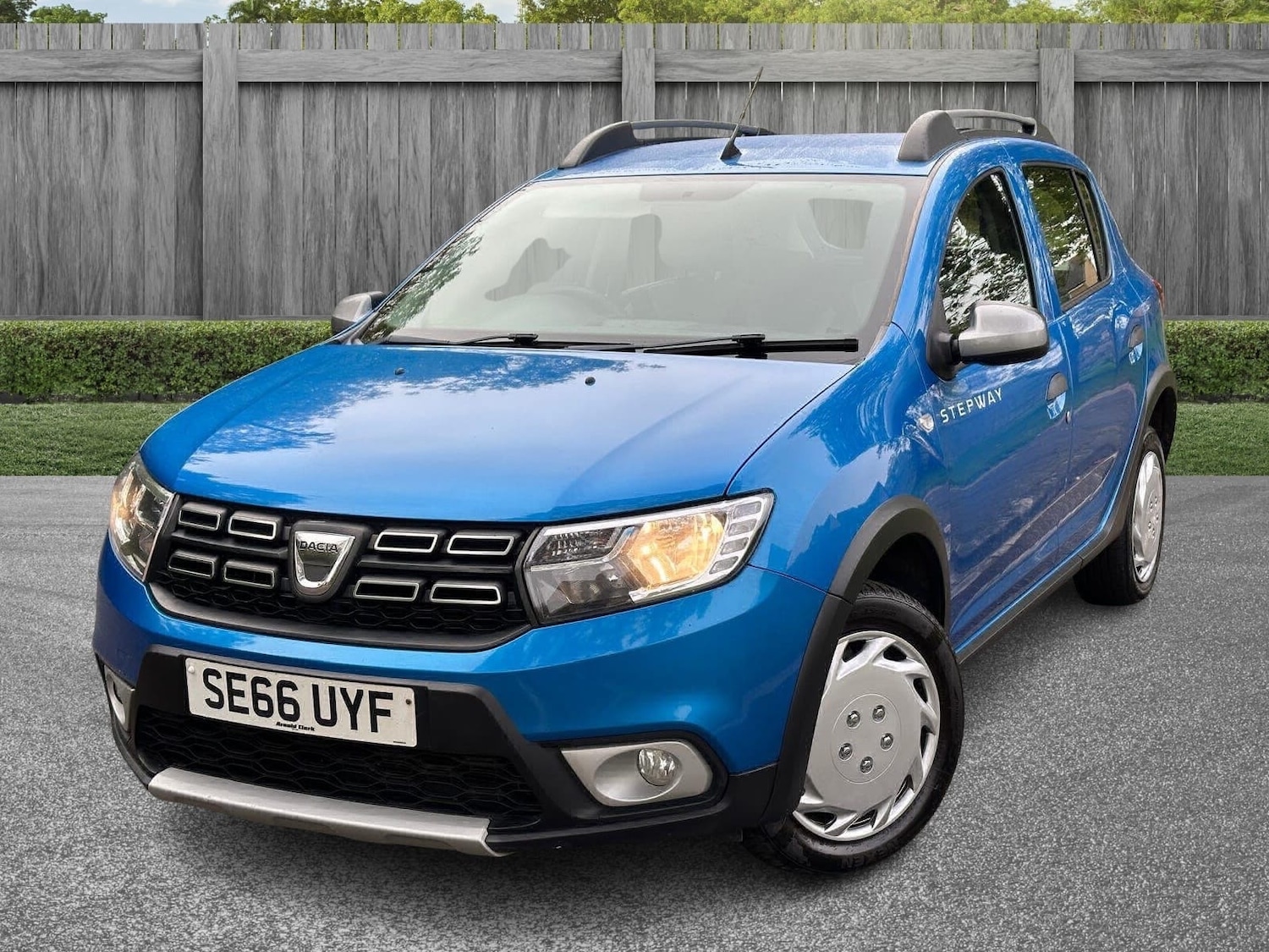 Used Dacia Sandero Stepway 2017 for sale - 76225431: Photo 1