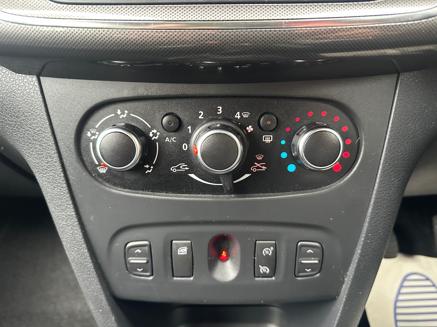 Used Dacia Sandero Stepway 2017 for sale - 76225431: Photo 36