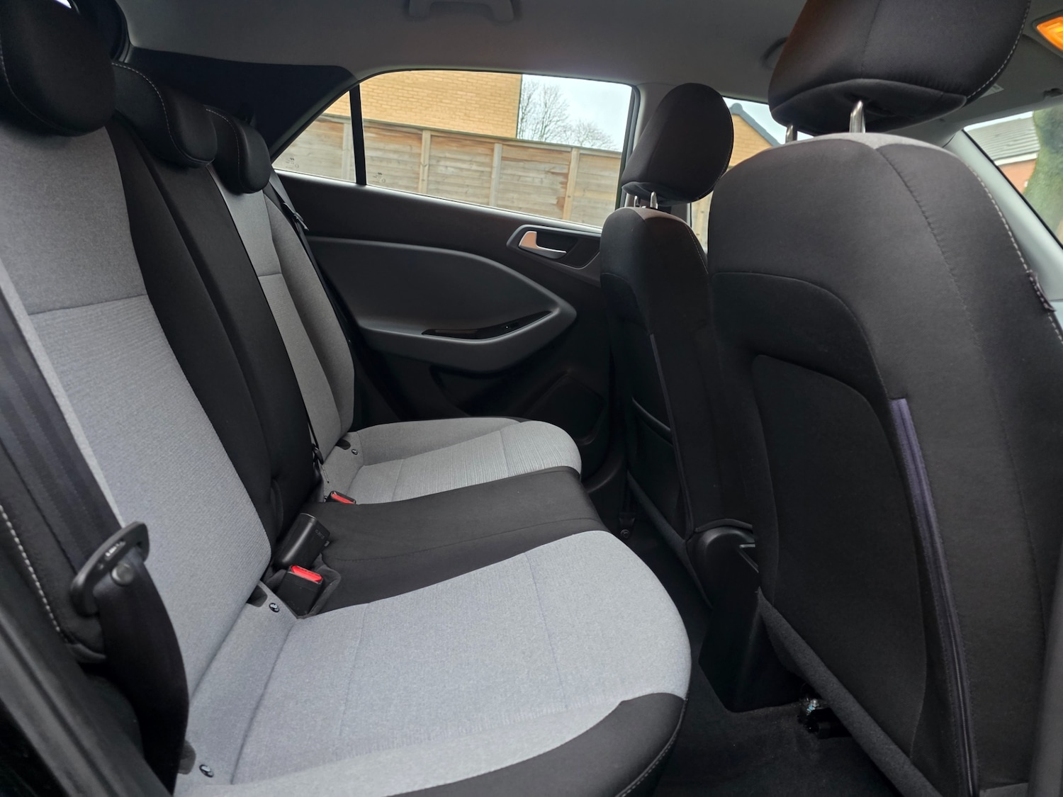 Used Hyundai i20 2015 for sale - 77158727: Photo 33