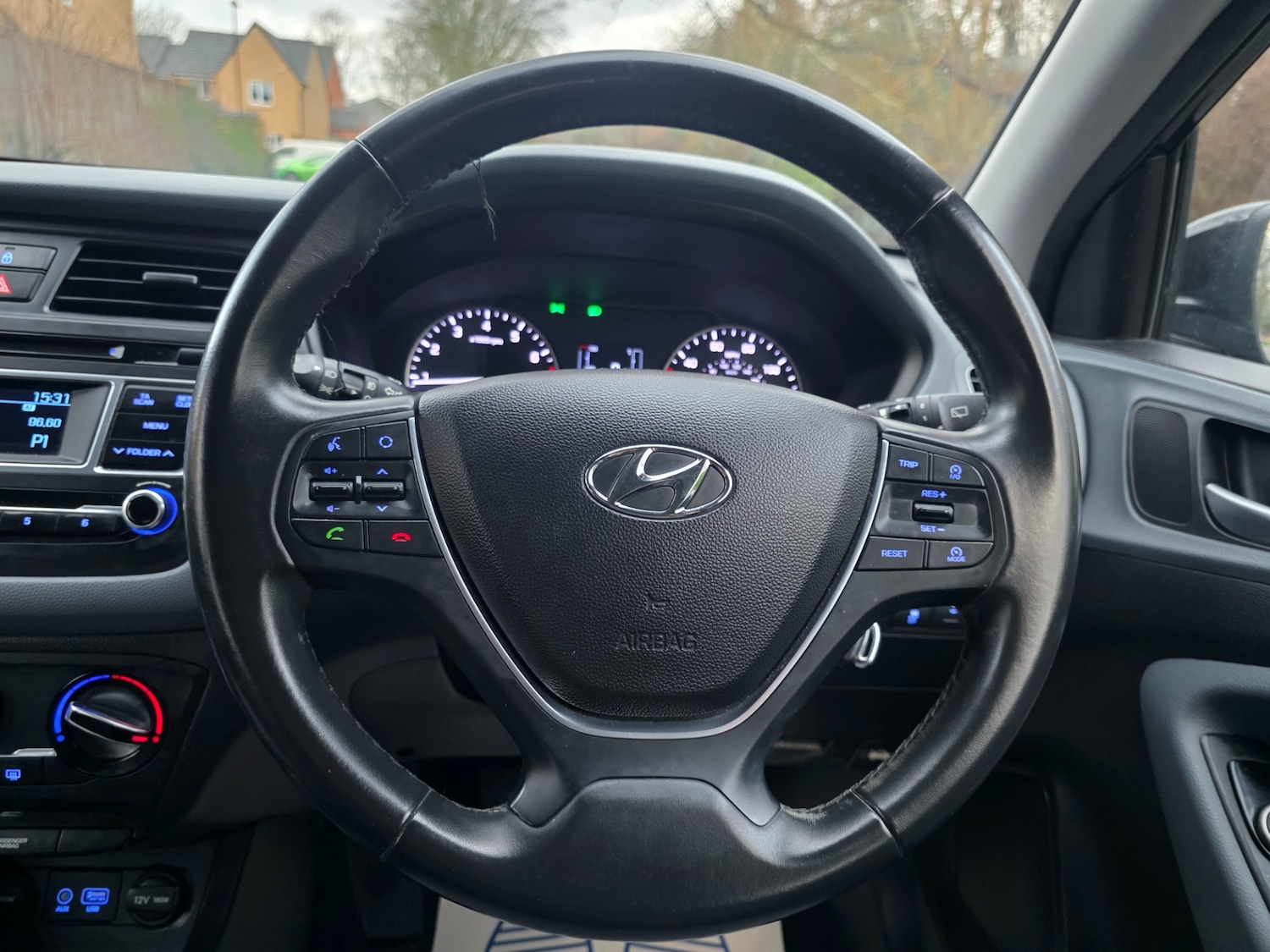 Used Hyundai i20 2015 for sale - 77158727: Photo 37