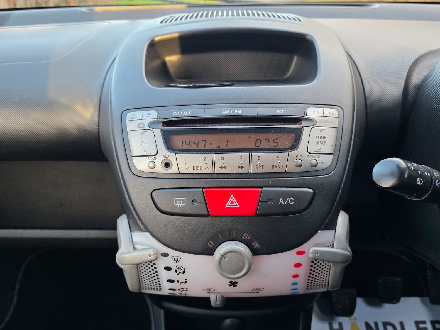 Used Peugeot 107 2013 for sale - 76898187: Photo 14