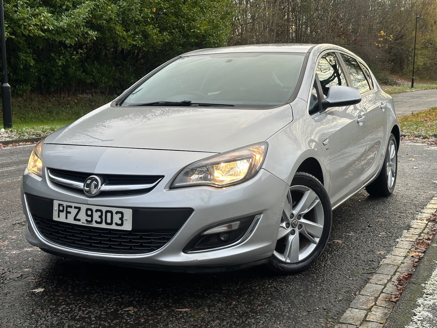 Used Vauxhall Astra 2013 for sale - 76660688: Photo 1