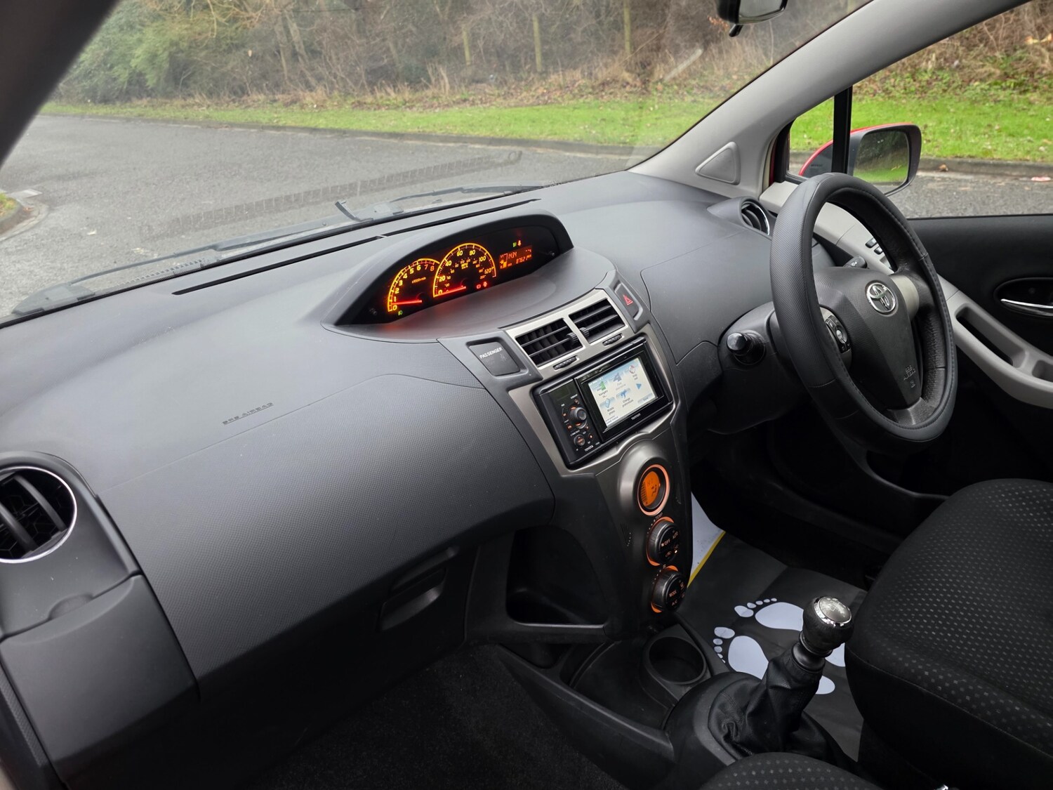 Used Toyota Yaris 2011 for sale - 77342493: Photo 20