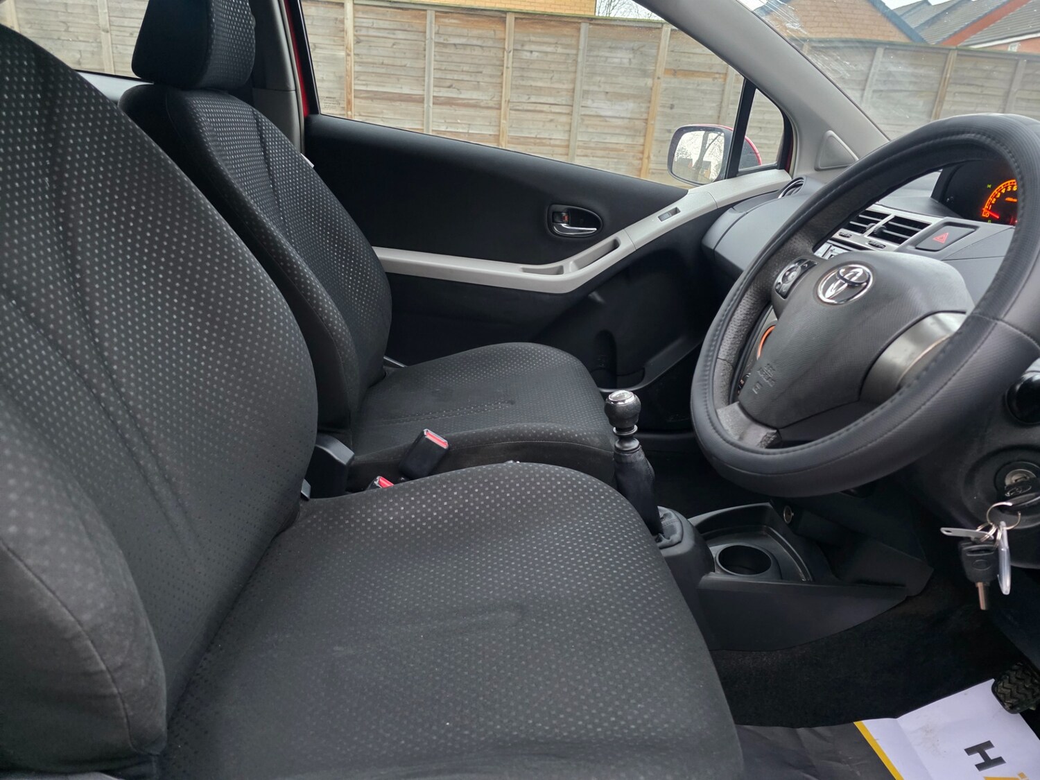 Used Toyota Yaris 2011 for sale - 77342493: Photo 24