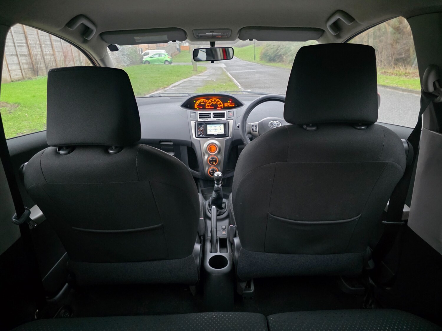 Used Toyota Yaris 2011 for sale - 77342493: Photo 31