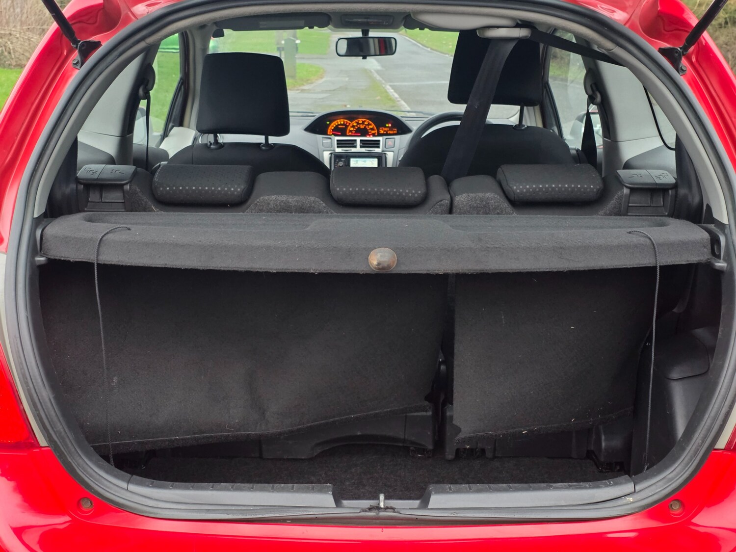 Used Toyota Yaris 2011 for sale - 77342493: Photo 33