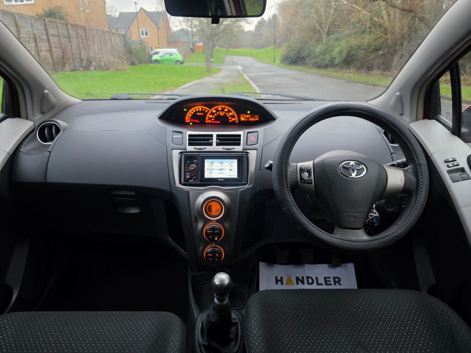 Used Toyota Yaris 2011 for sale - 77342493: Photo 6