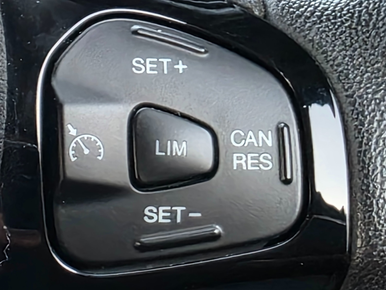 Used Ford Ka+ 2018 for sale - 77141026: Photo 37