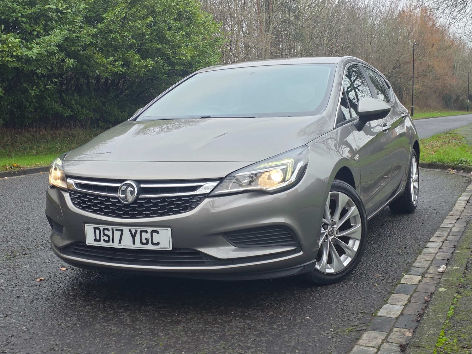 Used Vauxhall Astra 2017 for sale - 77043137: Photo 2