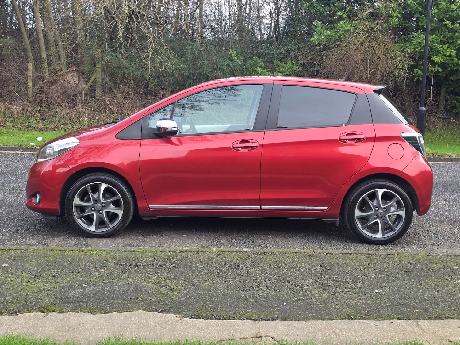Used Toyota Yaris 2013 for sale - 77564352: Photo 11