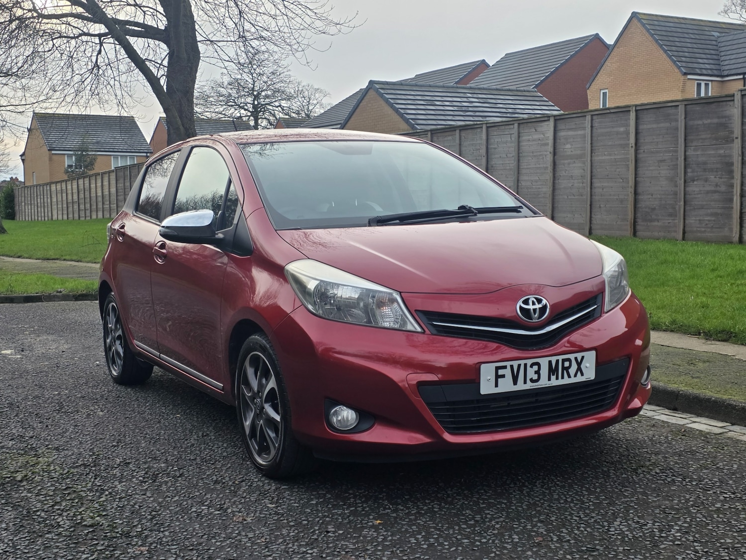 Used Toyota Yaris 2013 for sale - 77564352: Photo 2