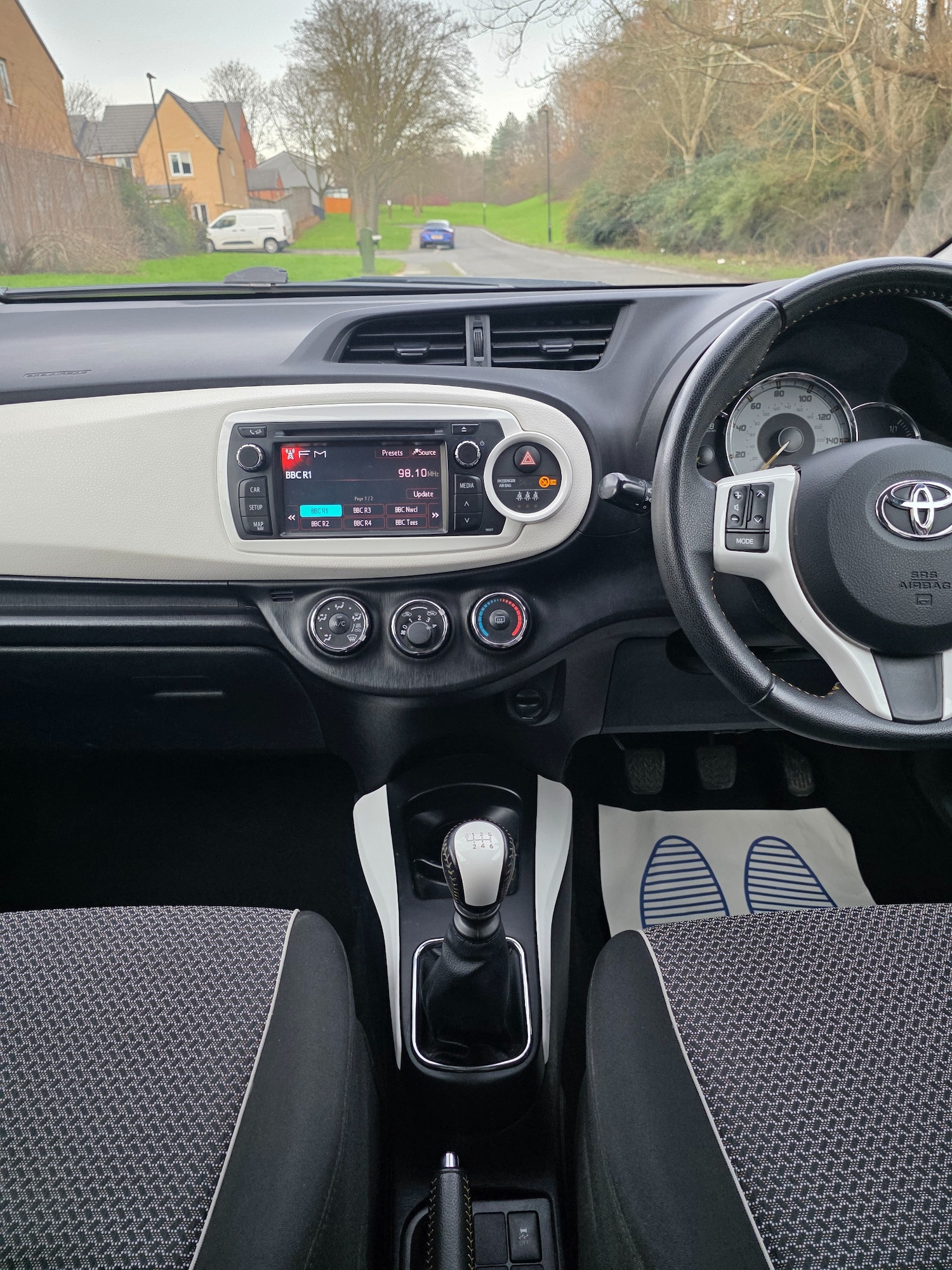 Used Toyota Yaris 2013 for sale - 77564352: Photo 20