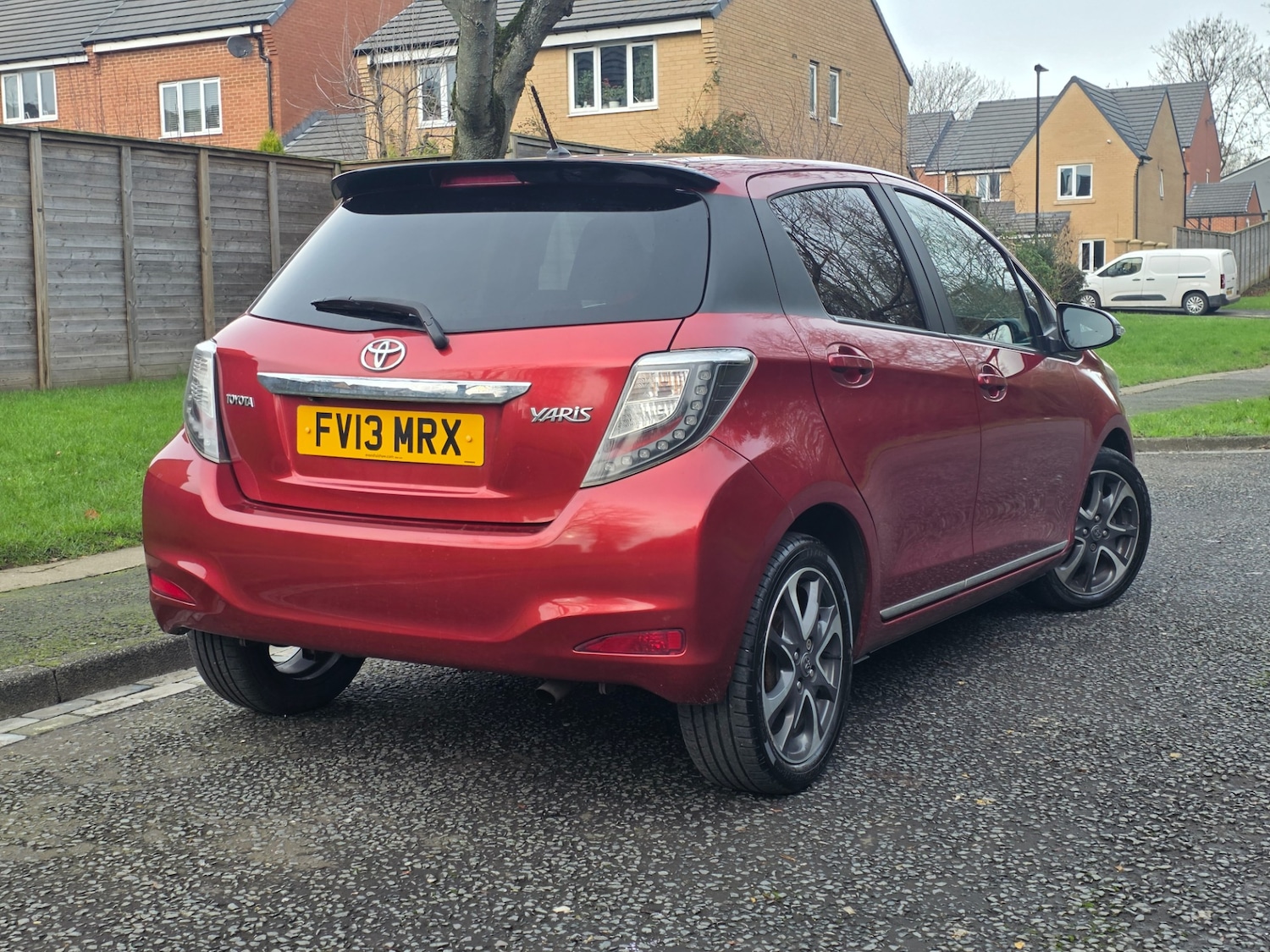 Used Toyota Yaris 2013 for sale - 77564352: Photo 24