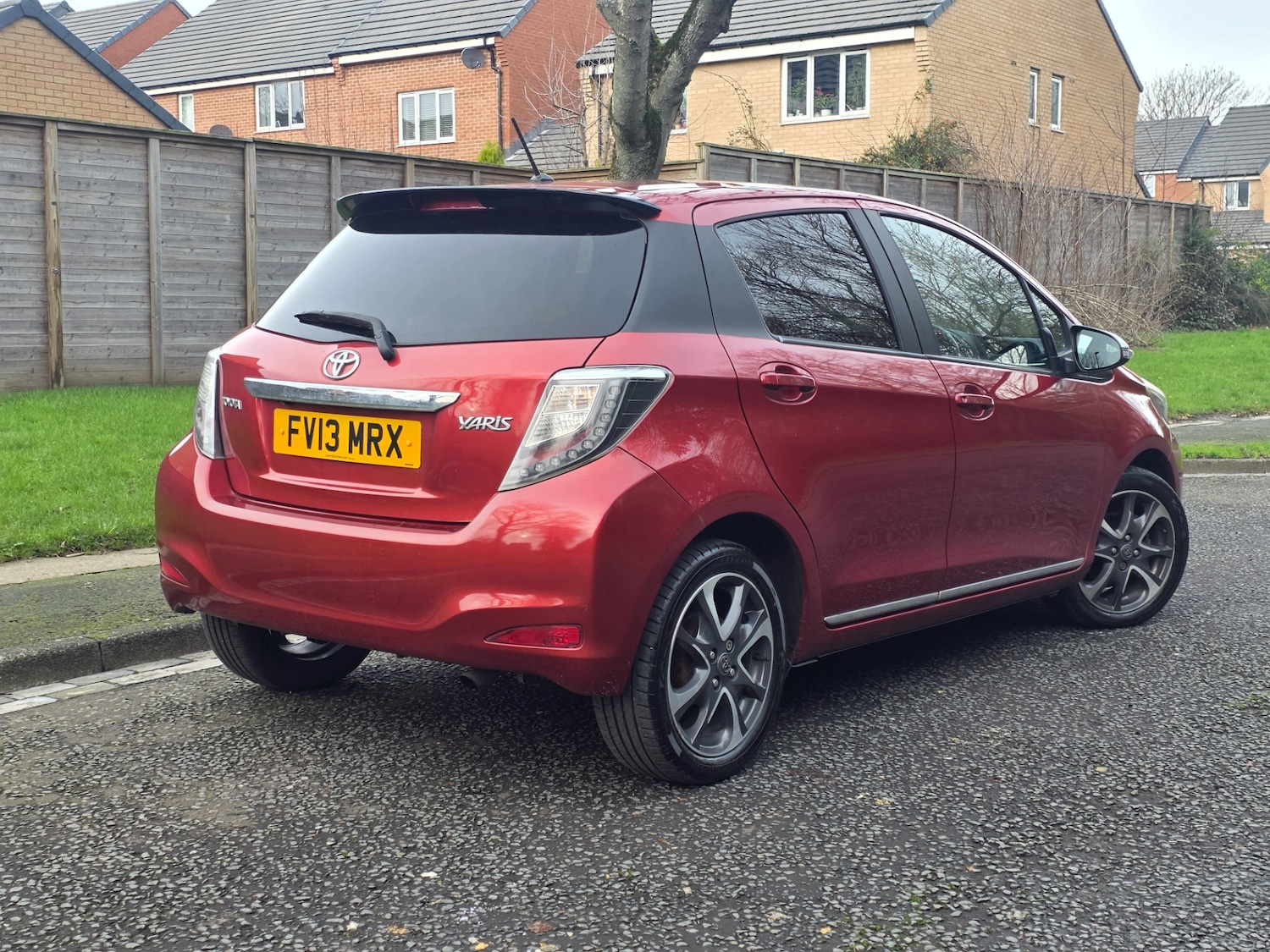 Used Toyota Yaris 2013 for sale - 77564352: Photo 25