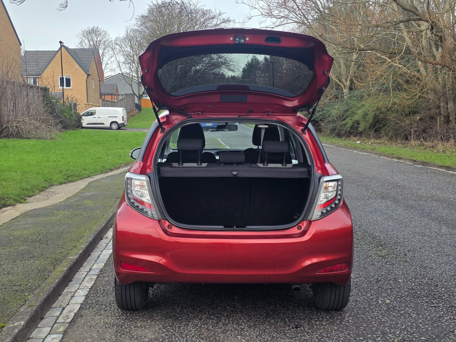 Used Toyota Yaris 2013 for sale - 77564352: Photo 38