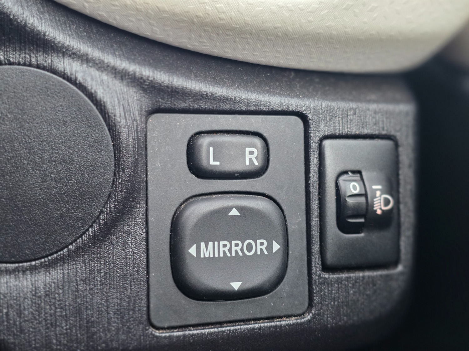 Used Toyota Yaris 2013 for sale - 77564352: Photo 42