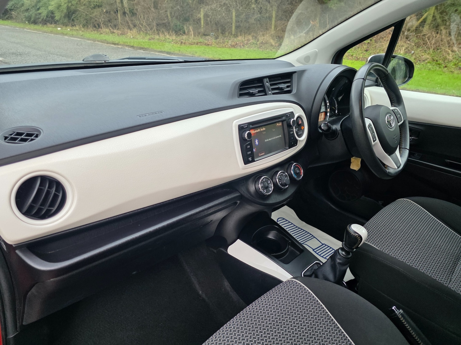 Used Toyota Yaris 2013 for sale - 77564352: Photo 9