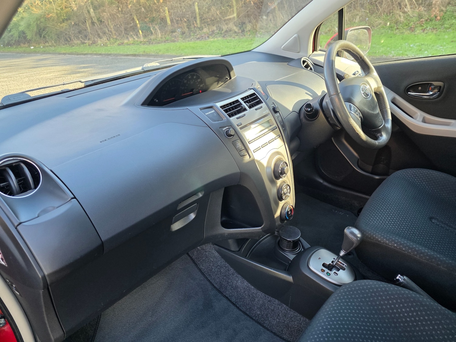 Used Toyota Yaris 2010 for sale - 77564354: Photo 13