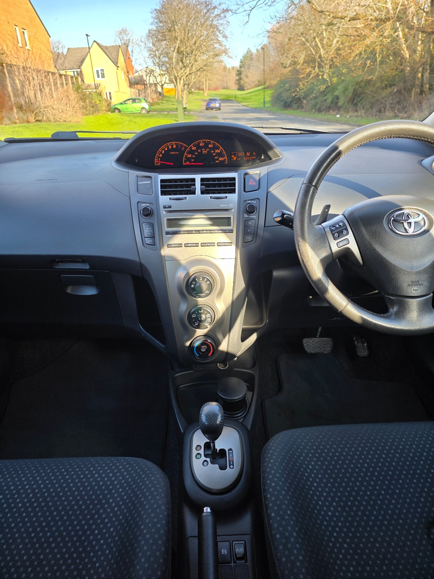 Used Toyota Yaris 2010 for sale - 77564354: Photo 16