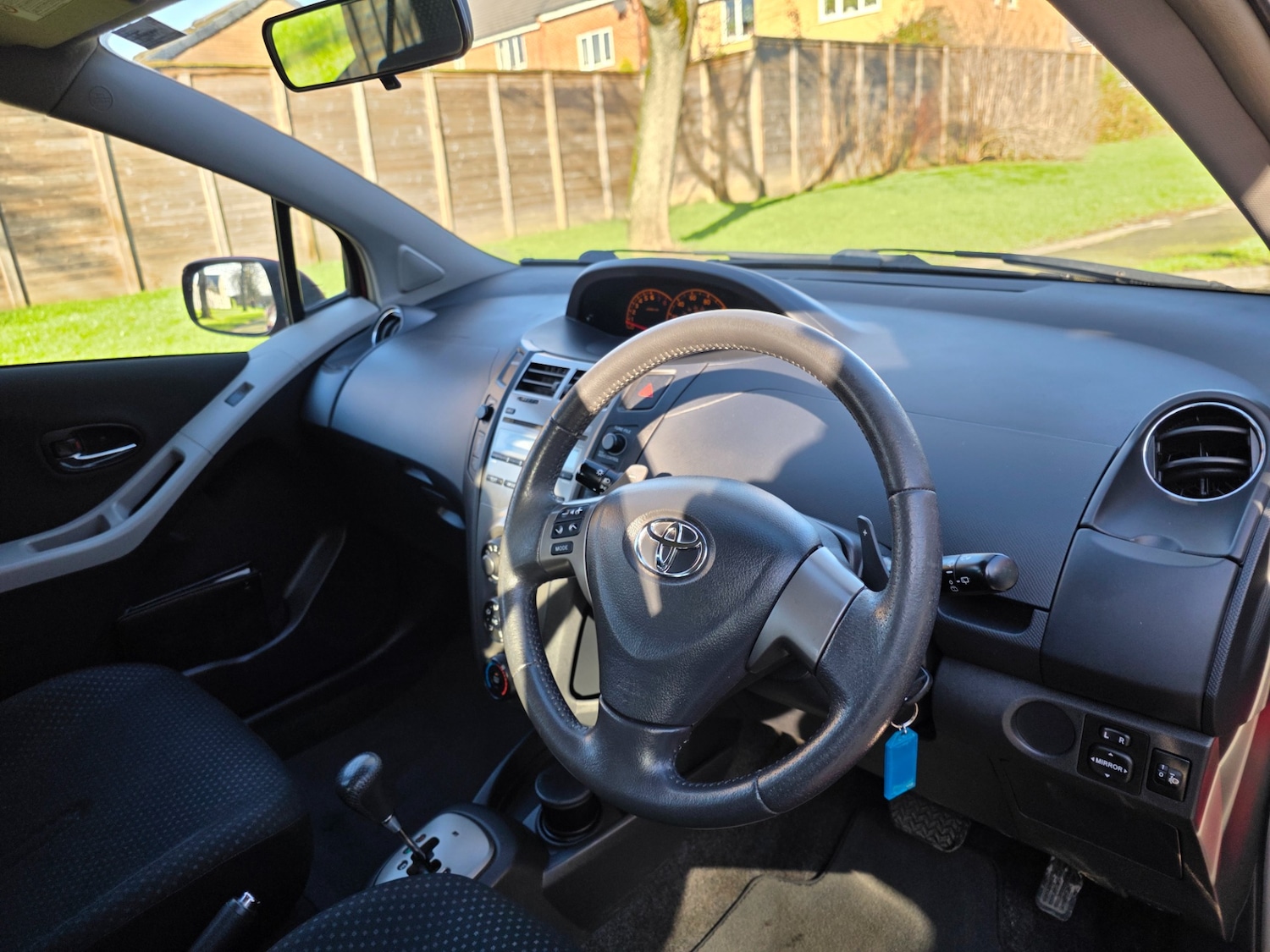 Used Toyota Yaris 2010 for sale - 77564354: Photo 19