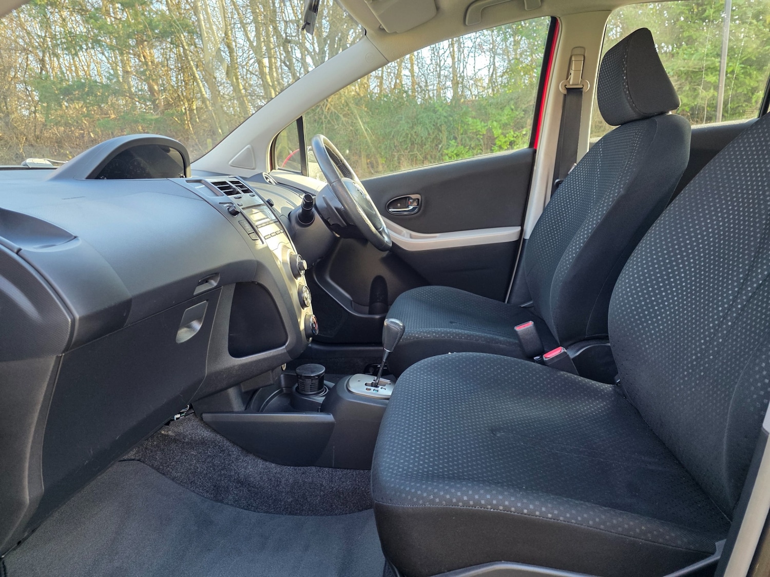 Used Toyota Yaris 2010 for sale - 77564354: Photo 34