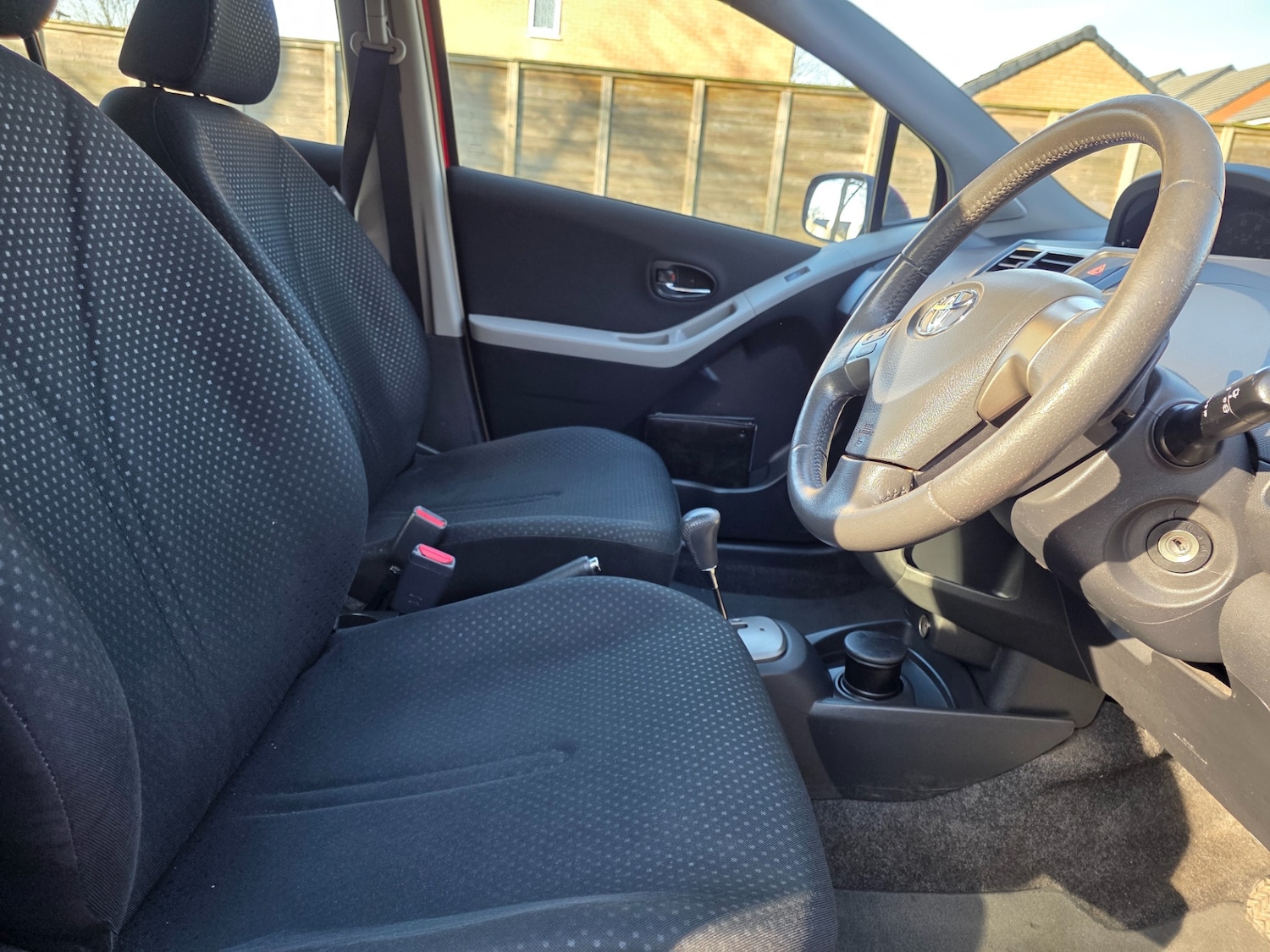 Used Toyota Yaris 2010 for sale - 77564354: Photo 38