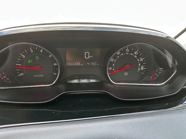Used Peugeot 208 2014 for sale - 76245519: Photo 13