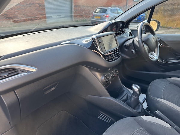 Used Peugeot 208 2014 for sale - 76245519: Photo 17