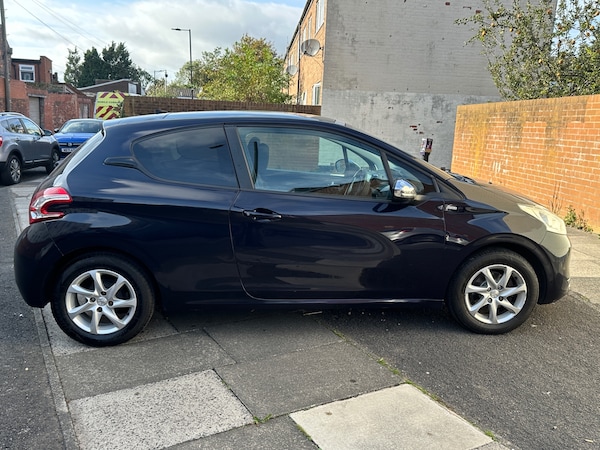 Used Peugeot 208 2014 for sale - 76245519: Photo 21
