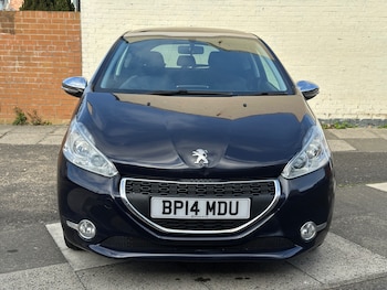 Used Peugeot 208 2014 for sale - 76245519: Photo