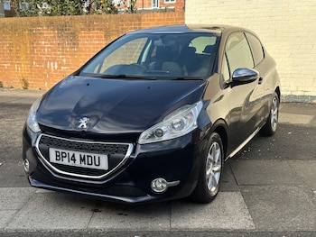 Used Peugeot 208 2014 for sale - 76245519: Photo