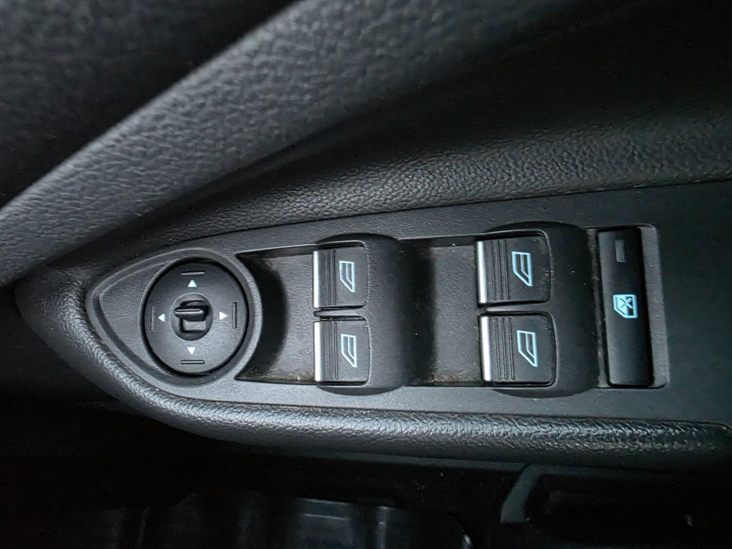 Used Ford Kuga 2015 for sale - 77370894: Photo 41