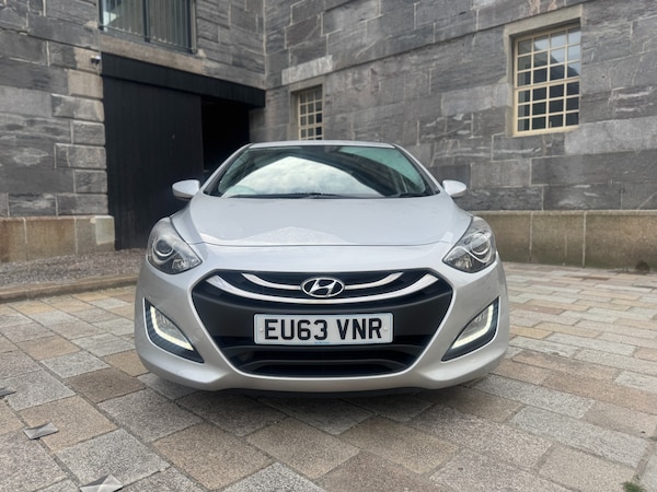 Used Hyundai i30 2014 for sale - 76130310: Photo 2